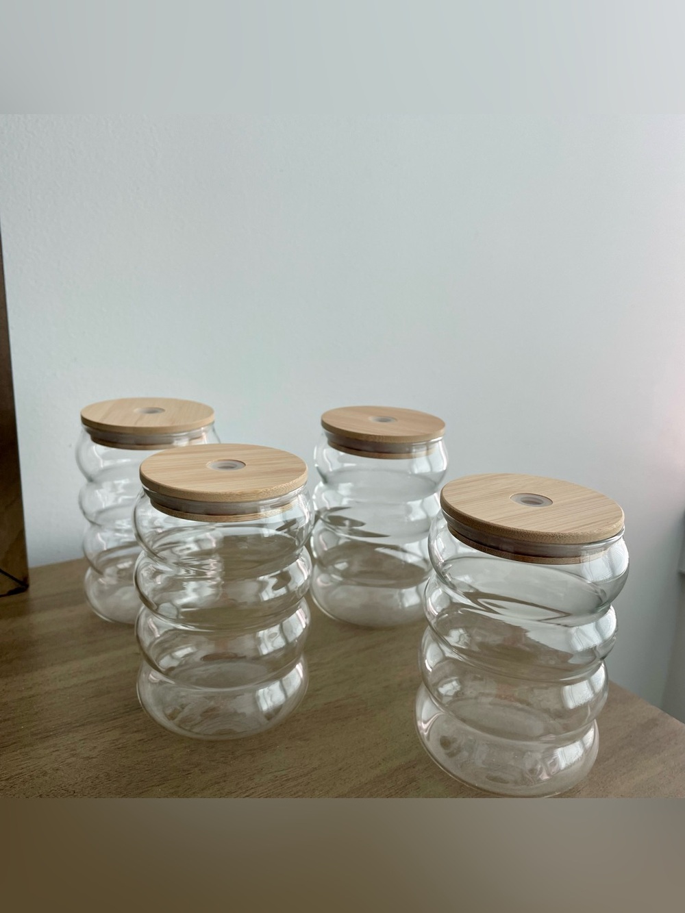 NWT Lilly Ribbed Glass Sippers with Bamboo Lids and Glass straws, 18 oz Set of 4 - Picture 6 of 16